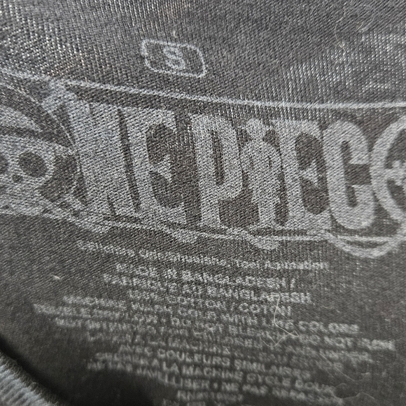 One Piece men's graphic t-shirt small - Picture 3 of 3